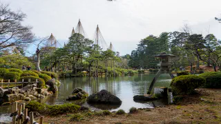 Photo of Kenroku-en (Garden) in Kanazawa focused on the main pond and the famous Kotoji Toro (Stone Lantern)
